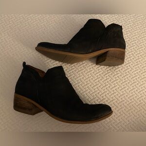 Franco Sarto Black Ankle Boots / Size 7.5 / GUC